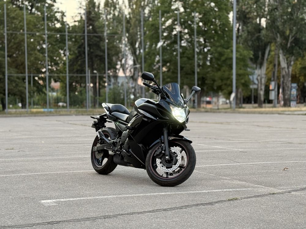 Yamaha FZ6R Black