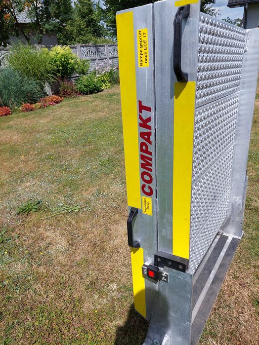 Rampa załadowcza do busa Rampa inwalidzka Nr3