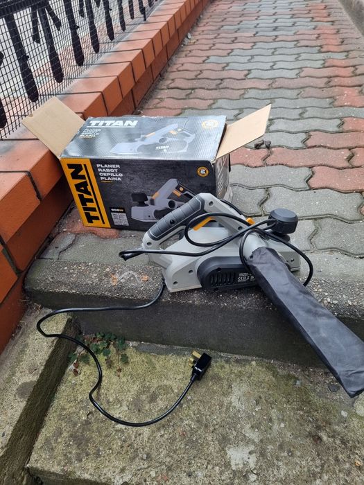 Strug elektryczny Titan
