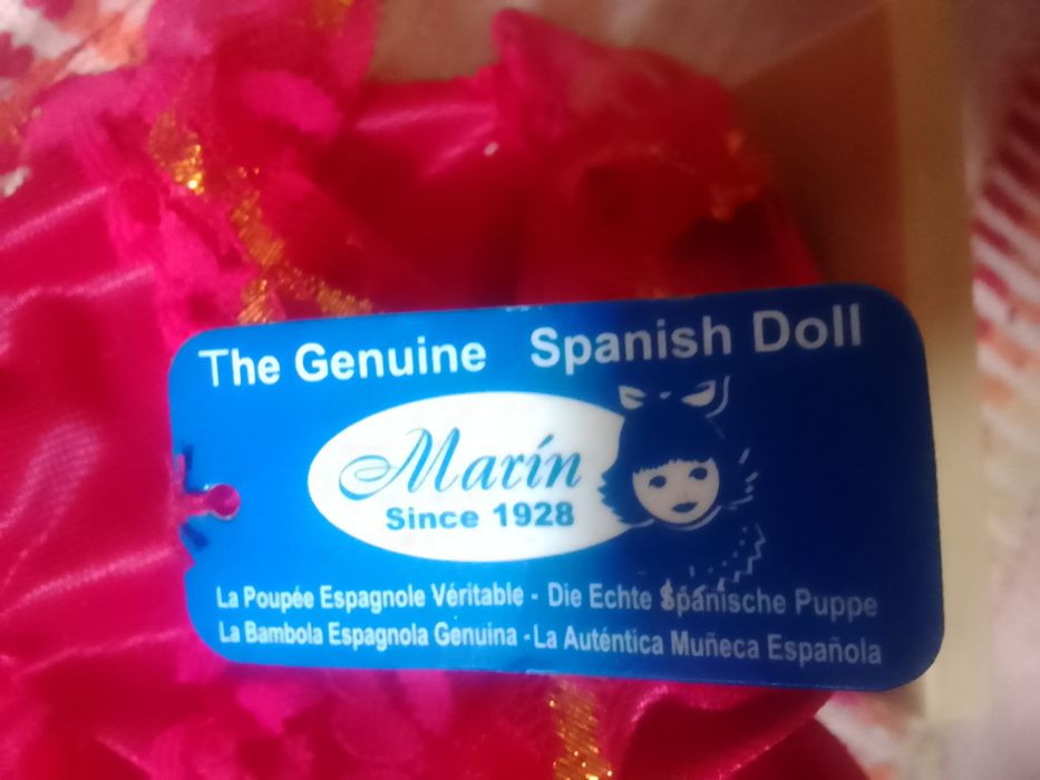 Sevilhana média nova com etiqueta muito linda  só 20€