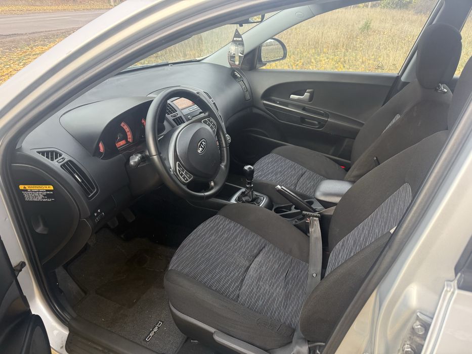 Продам авто kia ceed