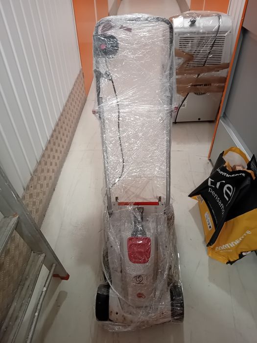 Bufa,máquina de cortar relva