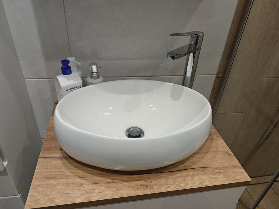 Umywalka nablatowa z baterią, stan BDB