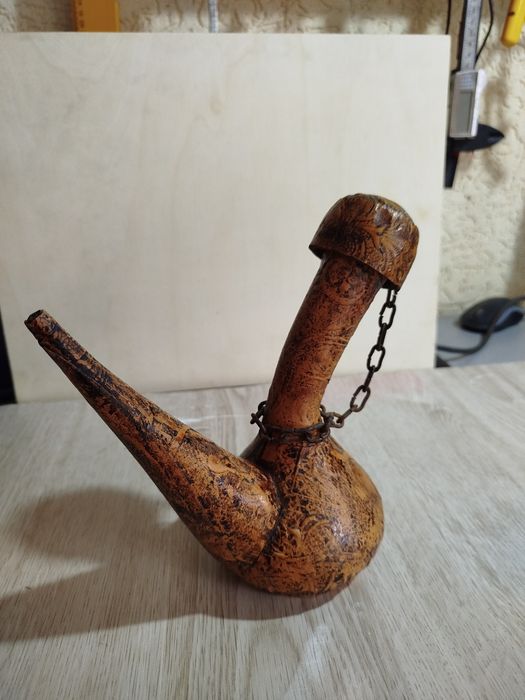 Karafka na wino skóra