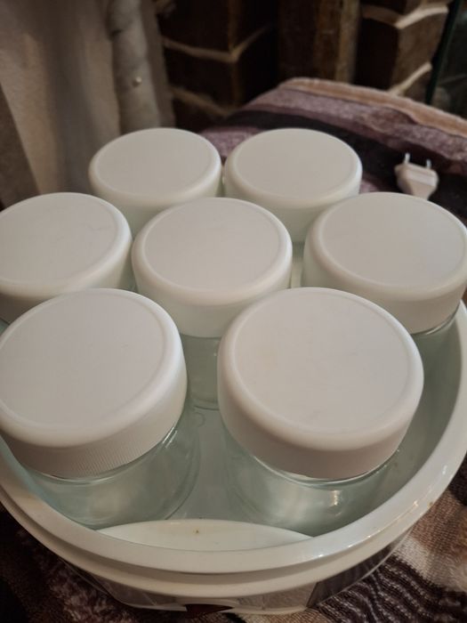 Iogurteira praticamente nova