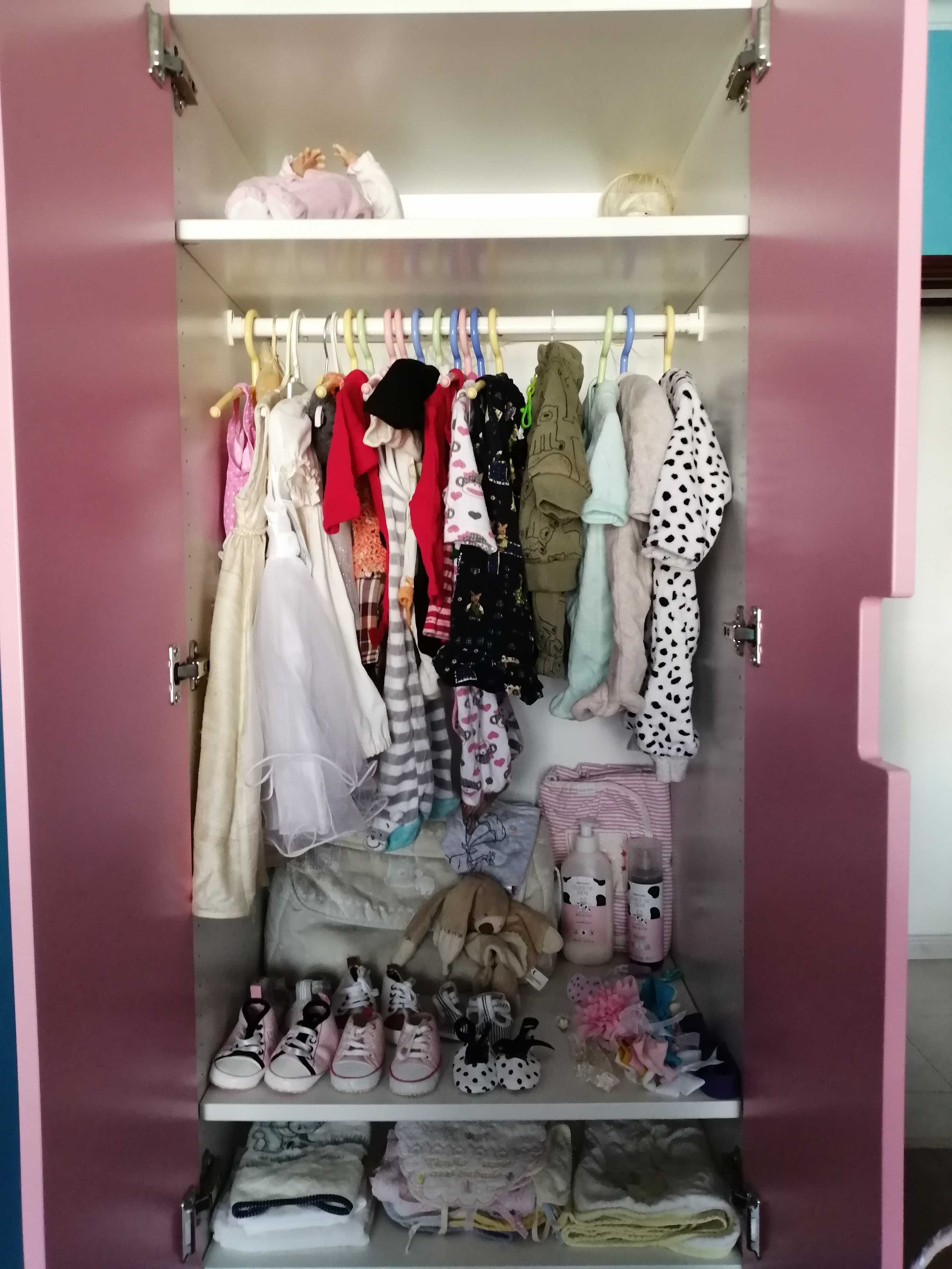 Armário de roupa + mesa de cabeceira infantil