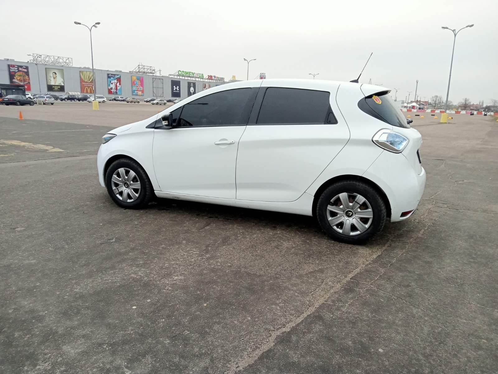 Продам Renault Zoe 2015 г.