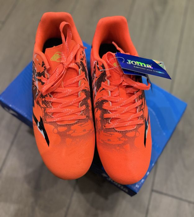 Футбольні бутси Joma