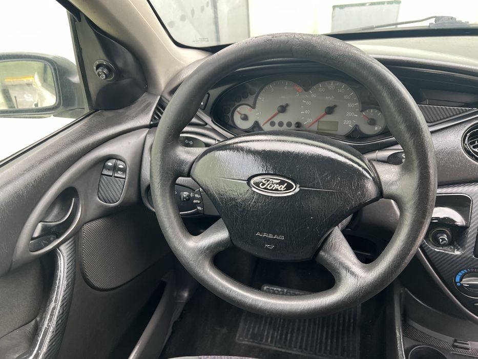 Vendo ford focus 1.8 TDDI Gasoleo
