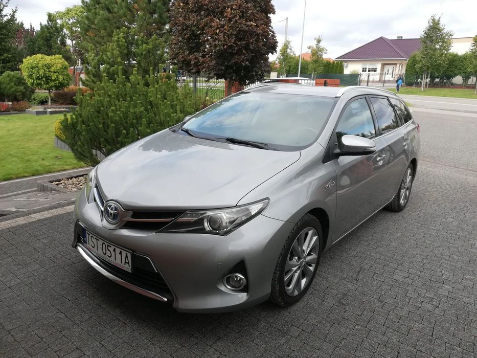 Toyota Auris TS Kombi 1.8HSD Nawigacja Kamera Parktronik Serwisowany 2 Kompl Opon