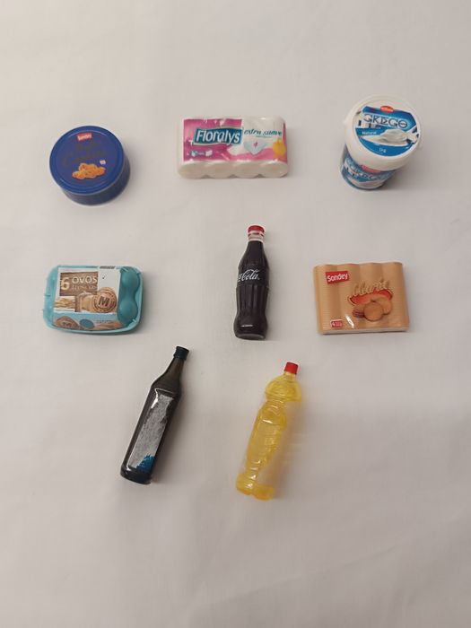 6 miniaturas de artigos de casa para brincar