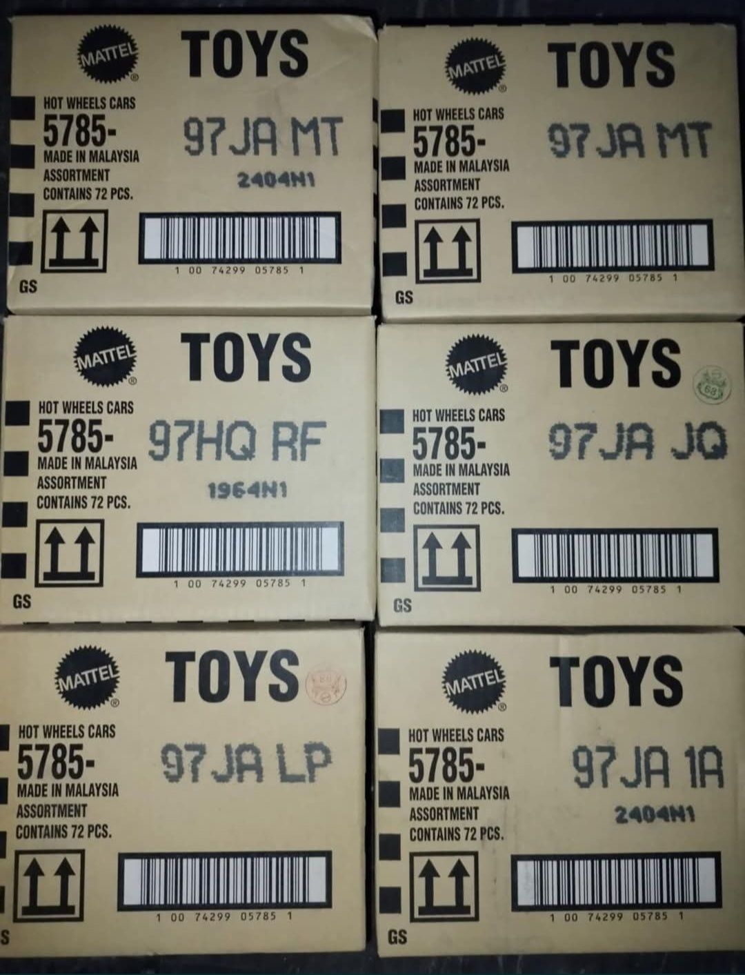 Karton oryginalnie zapakowany z możliwością trafienia STH Hot Wheels