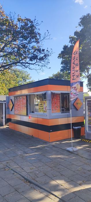Przyczepa gastronomiczna z wyposażeniem pod Kebab CESJA Super Leasing