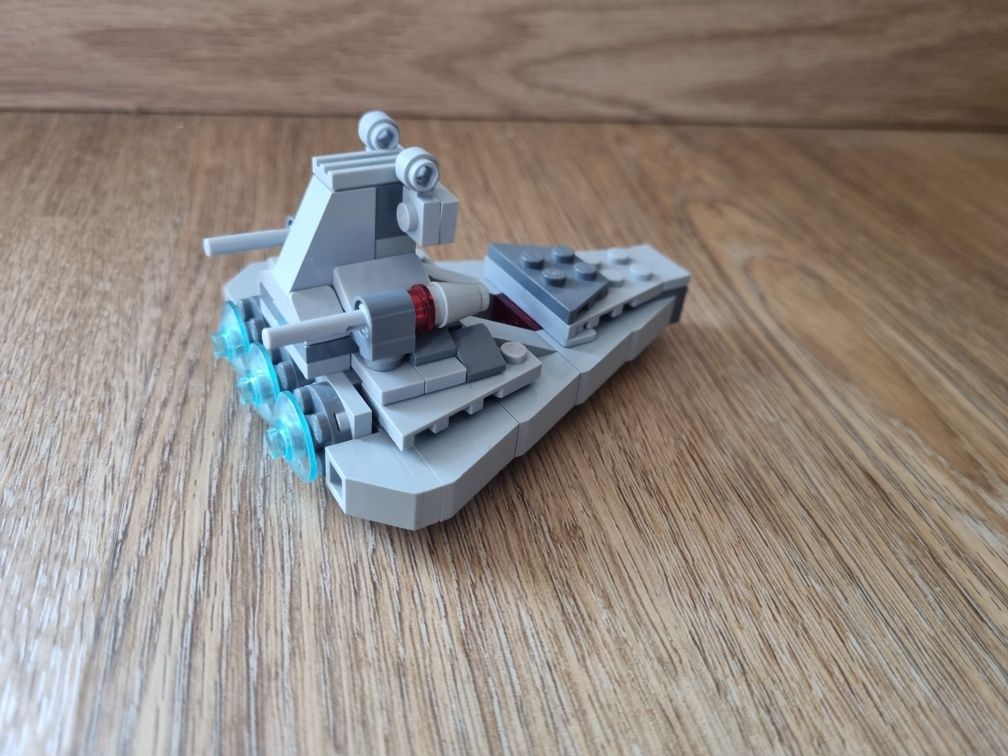 LEGO Star Wars 75033 Star Destroyer (100% kompletny)