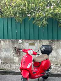 Vespa LX125 Vermelha