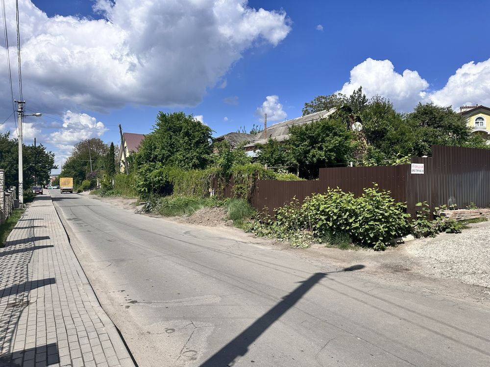 Продам ділянку під будівництво в місті