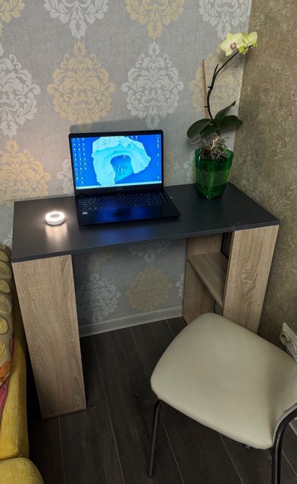 Парта письмовий компʼютерний офісний стіл Письменный компьютерный стол