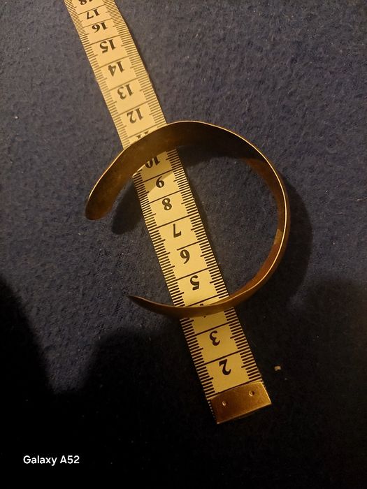 Stara bransoletka w kolorze srebra