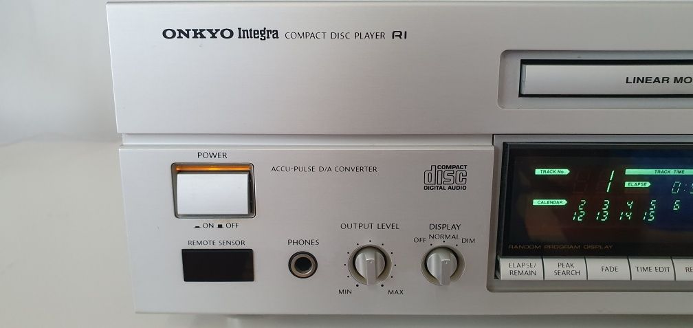 Odtwarzacz CD Onkyo Integra DX-6750