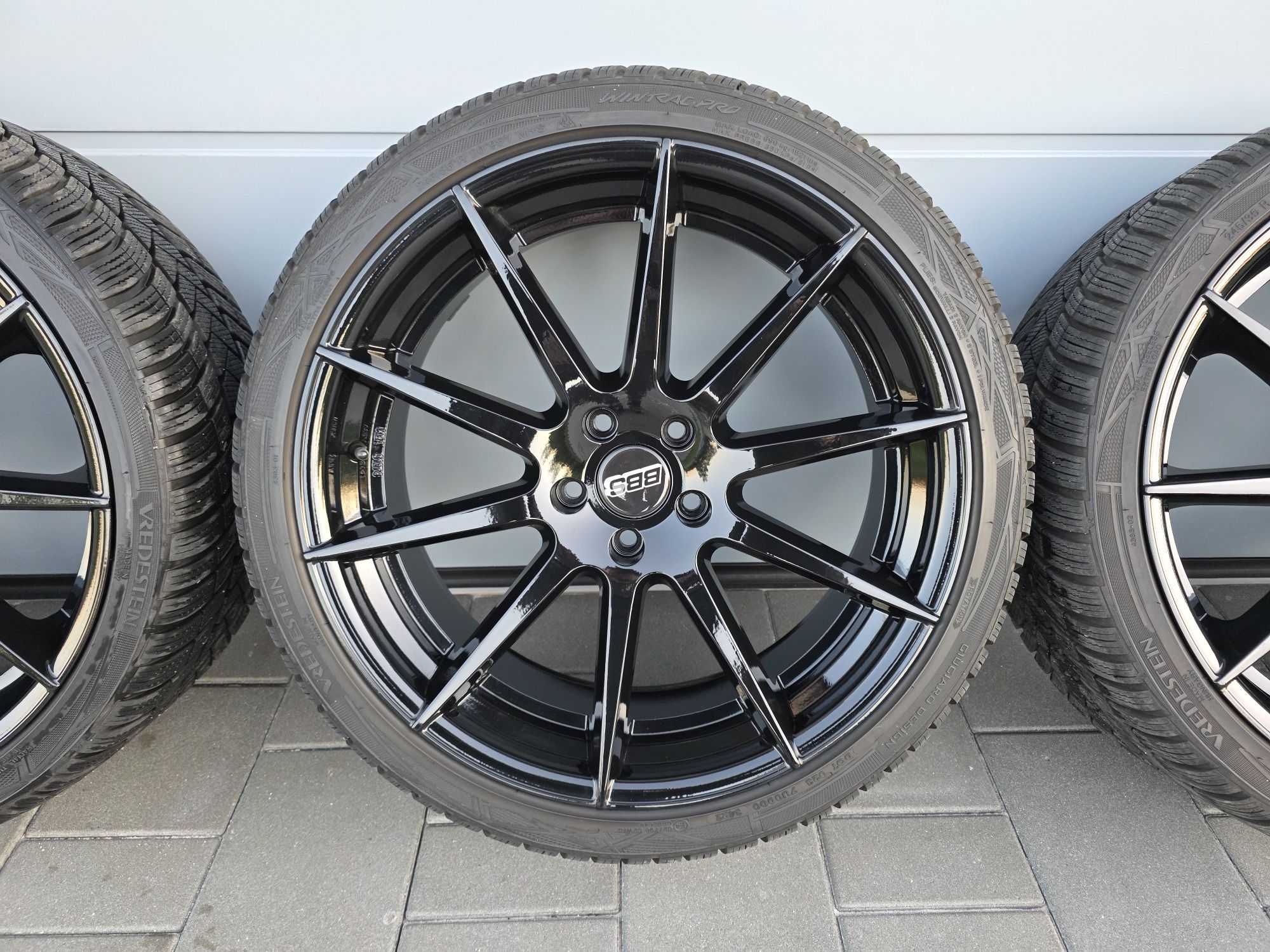 Felgi aluminiowe TEC Wheels GT7 20" 5x112 8,5J ET45 opony Vredestein 2