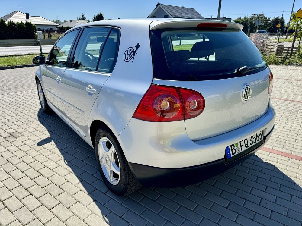 VW Golf  5  1.4 MPI 2005 rok śliczny