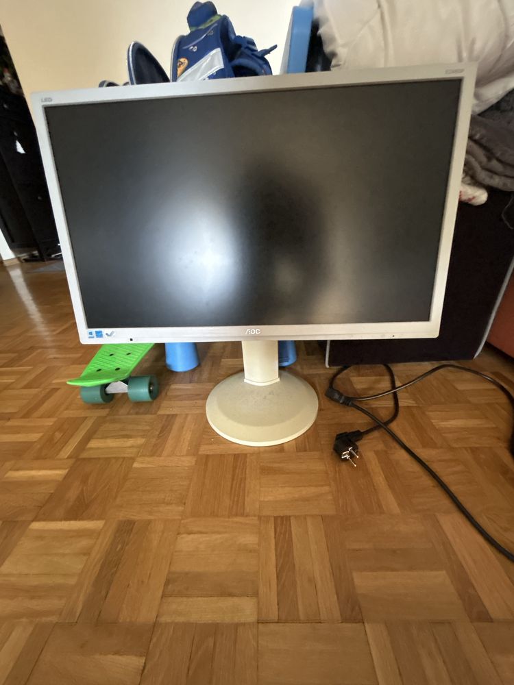 Monitor AOC 24 Cale