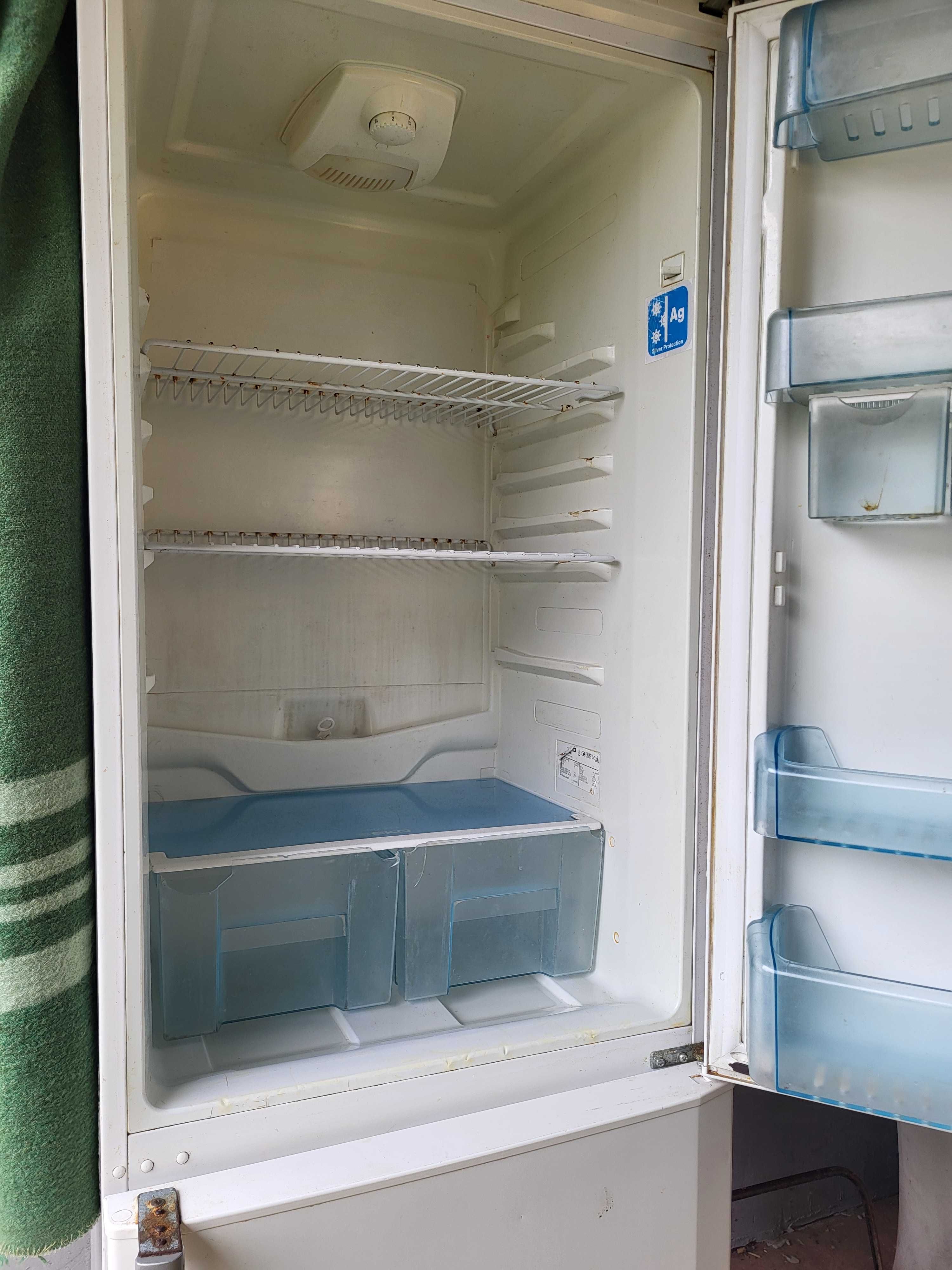 Продам б,у холодильник