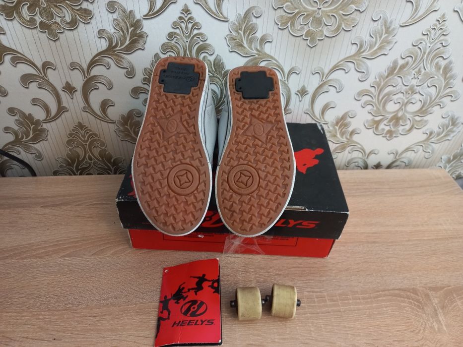 Хилисы HEELYS кроссовки-роликовые р-р33, см20