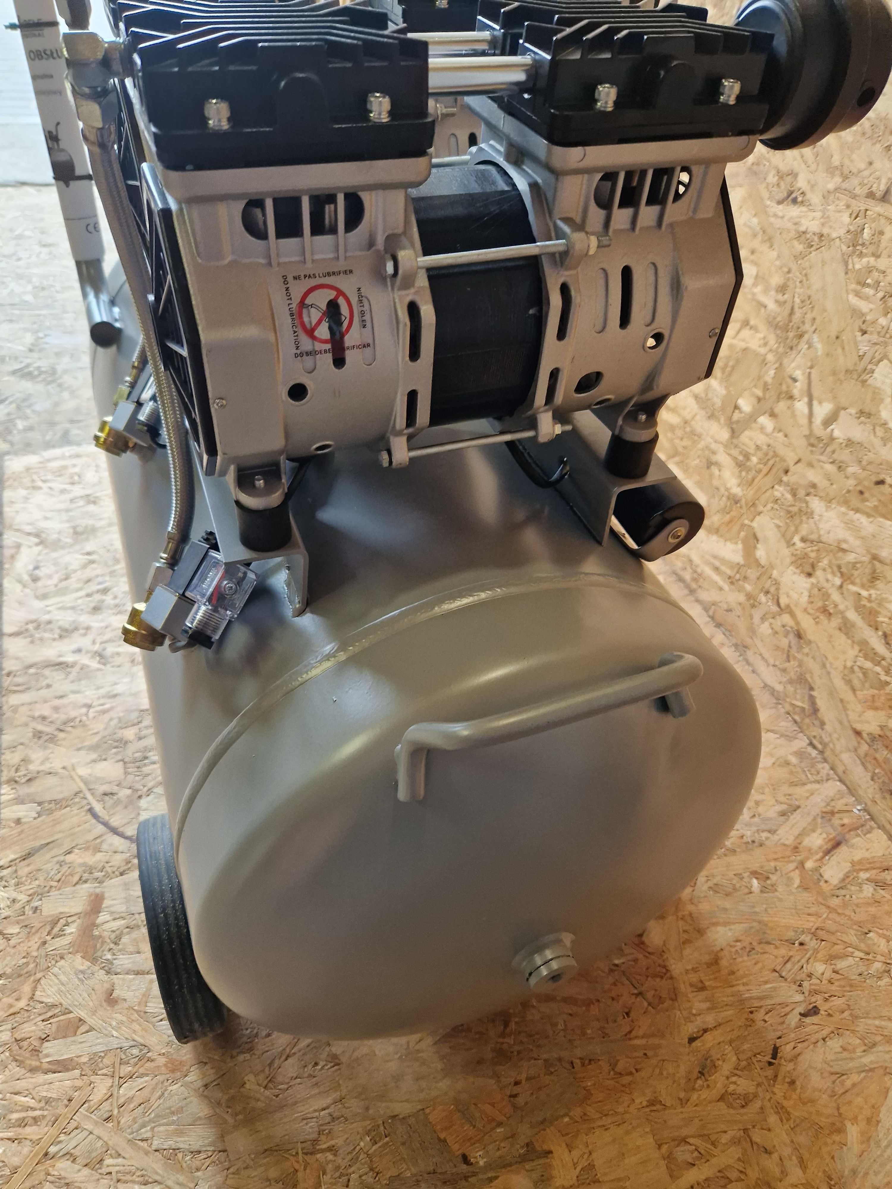 Kompresor bezolejowy 100L / 2 x 1500W KD1398