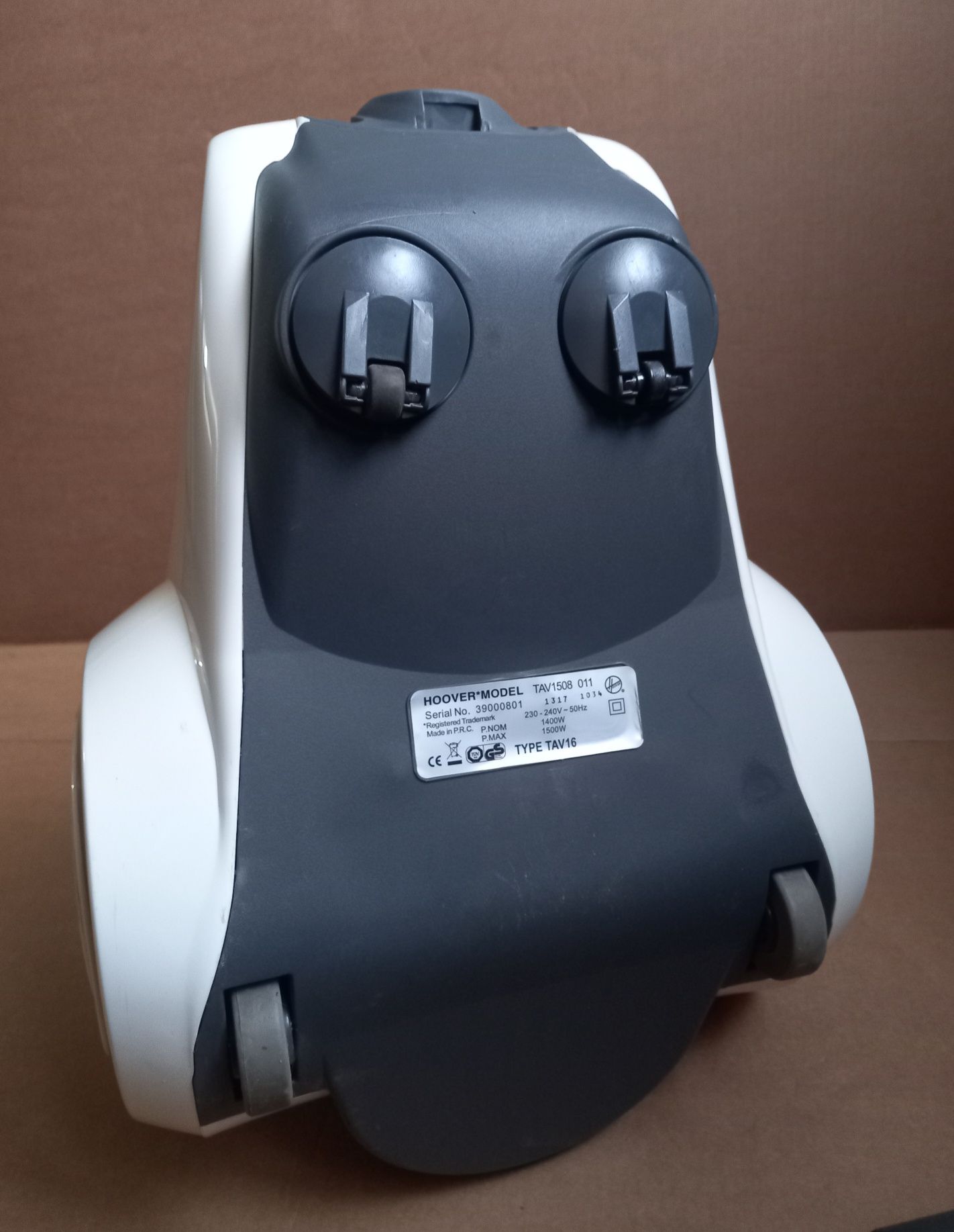 Пылесос безмешковый Hoover 1400 W