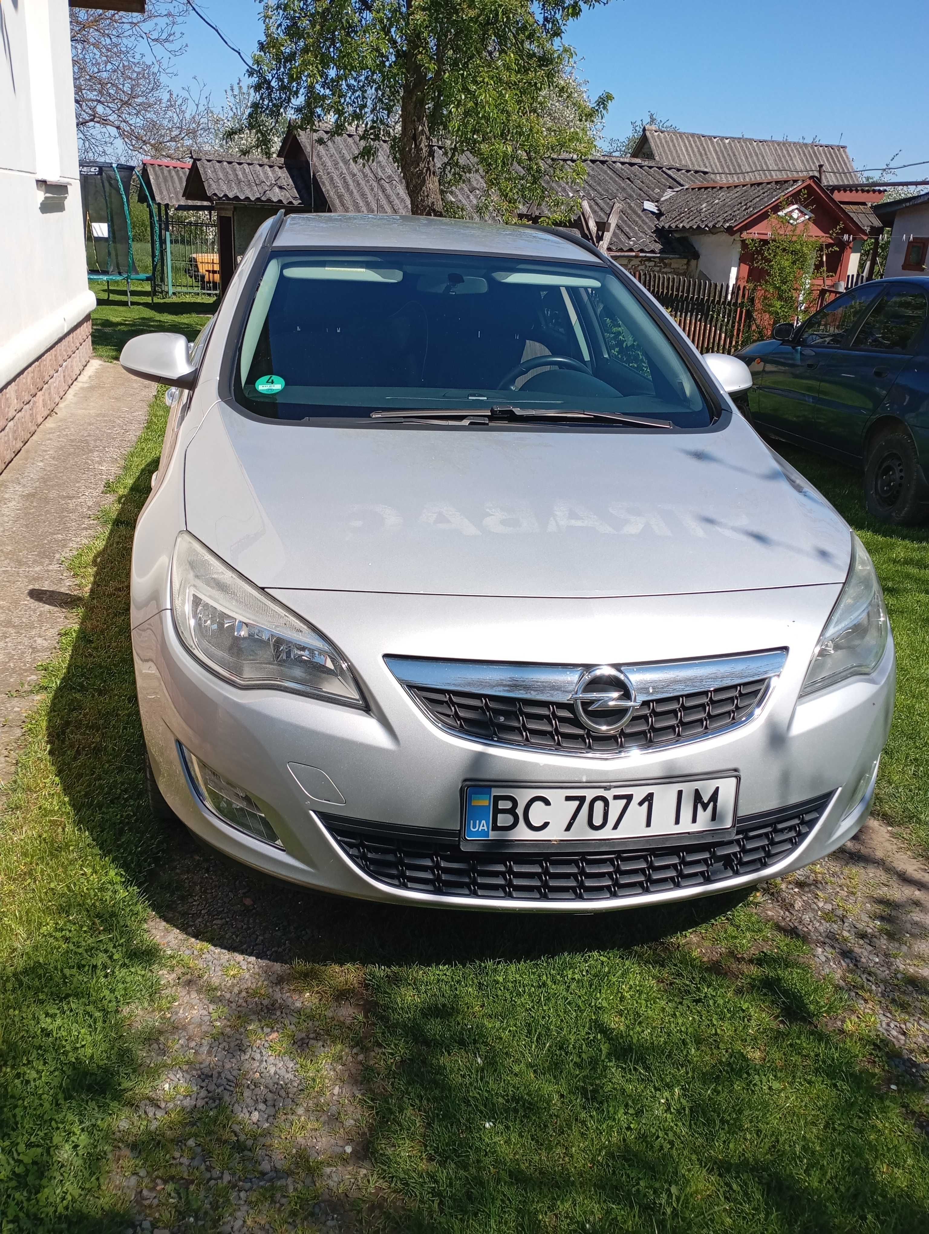 OPEL Astra j універсал