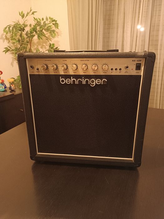 Amplificador Behringer HA 40R - Excelente Estado + Footswitch FS-1
