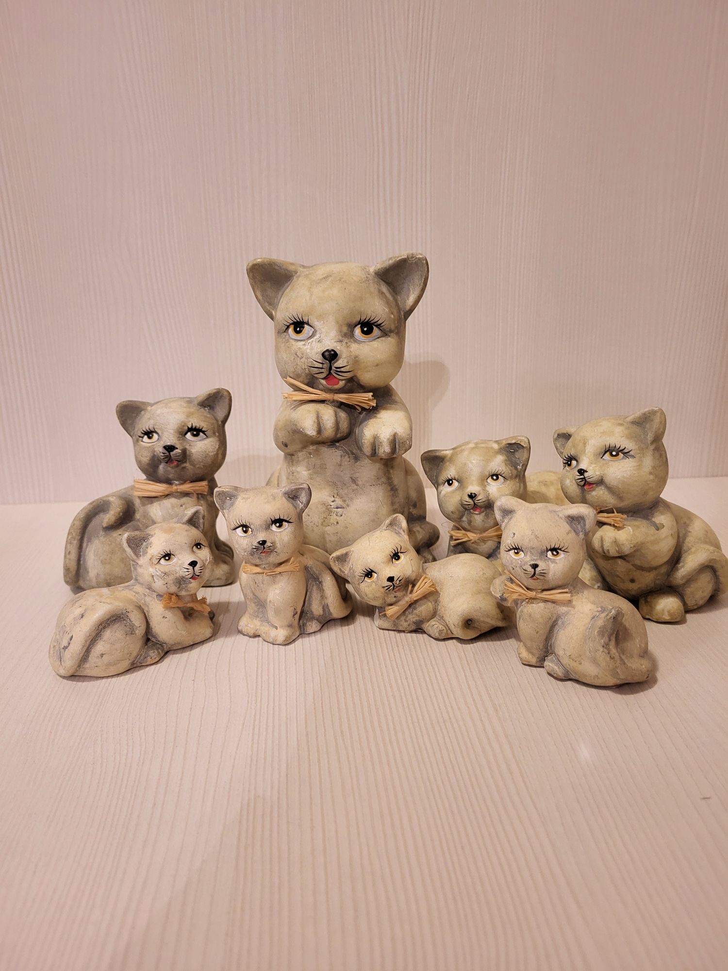 Figurki kotki z gipsu 8 sztuk