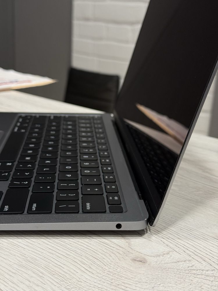 Macbook Air 13’ M1 Space (MGNF3) 2020 рік