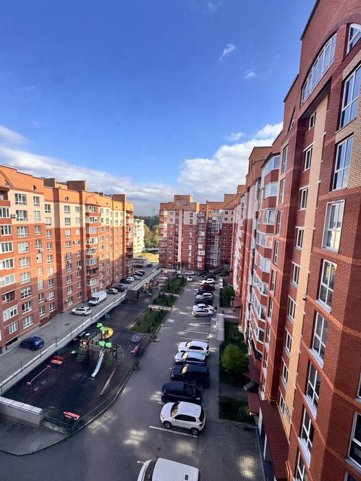 3 кімнатна квартира сира р-н Канада продаж