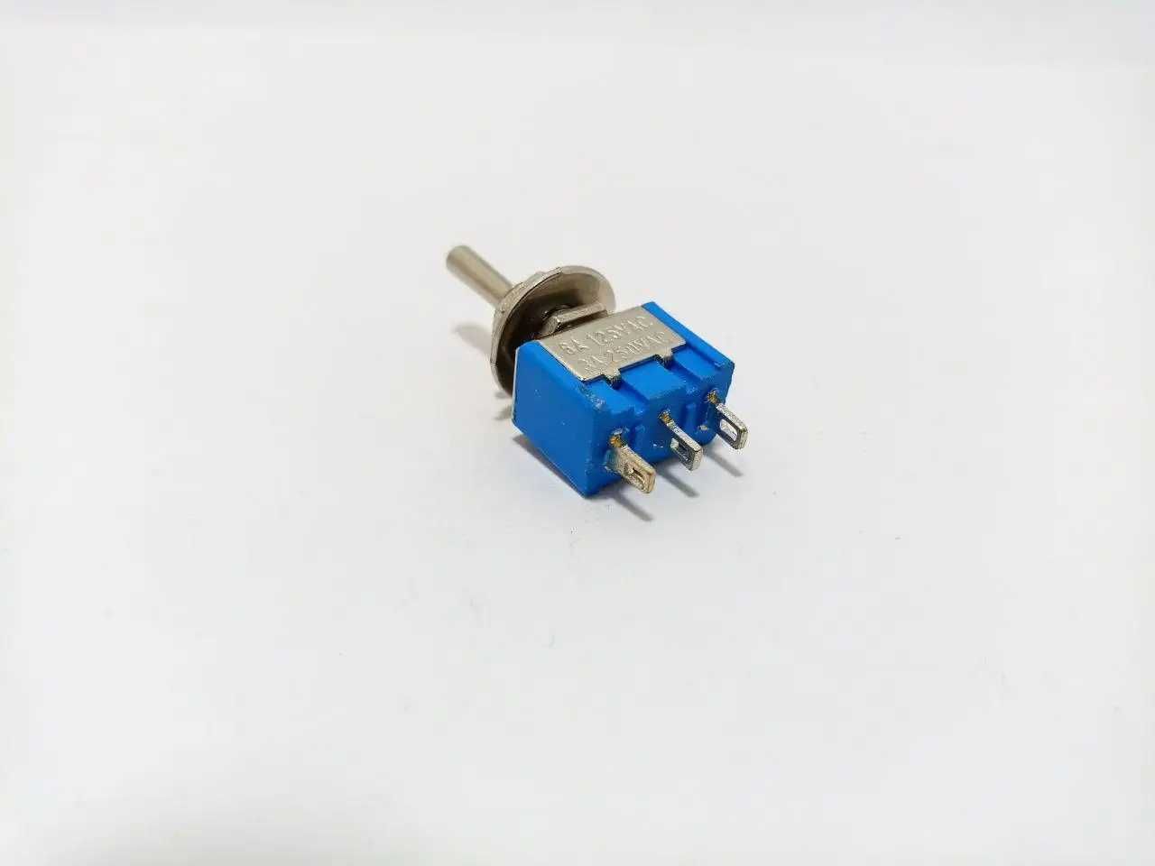 Тумблер на 3 положения 3А 250 V AC