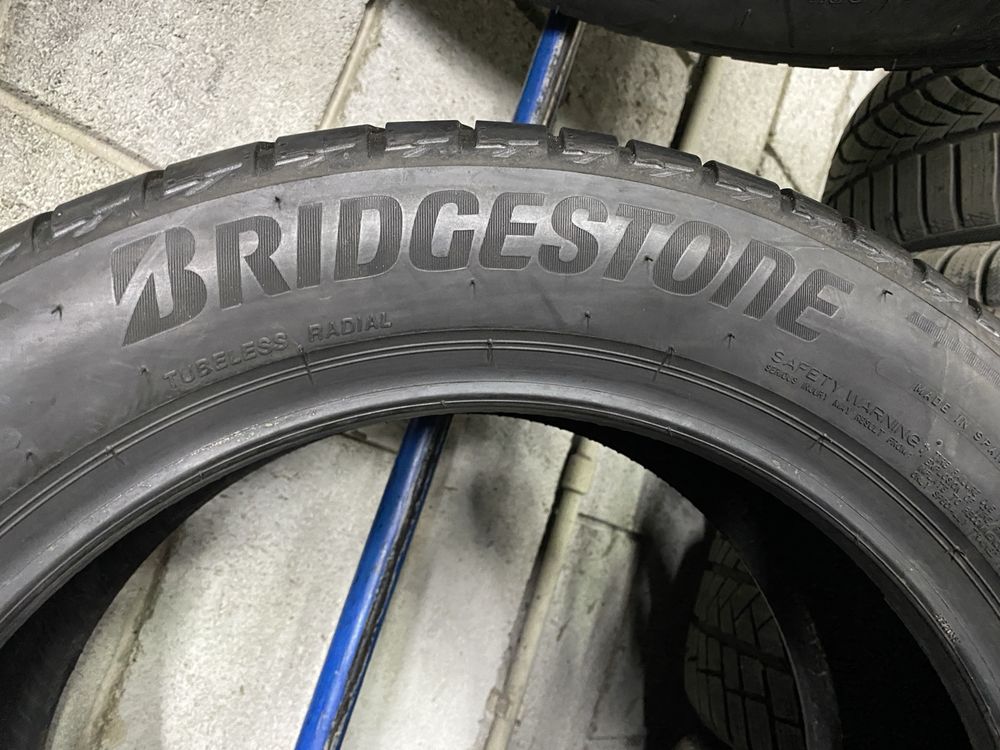 Літні шини 215/55 R17 BRIDGESTONE