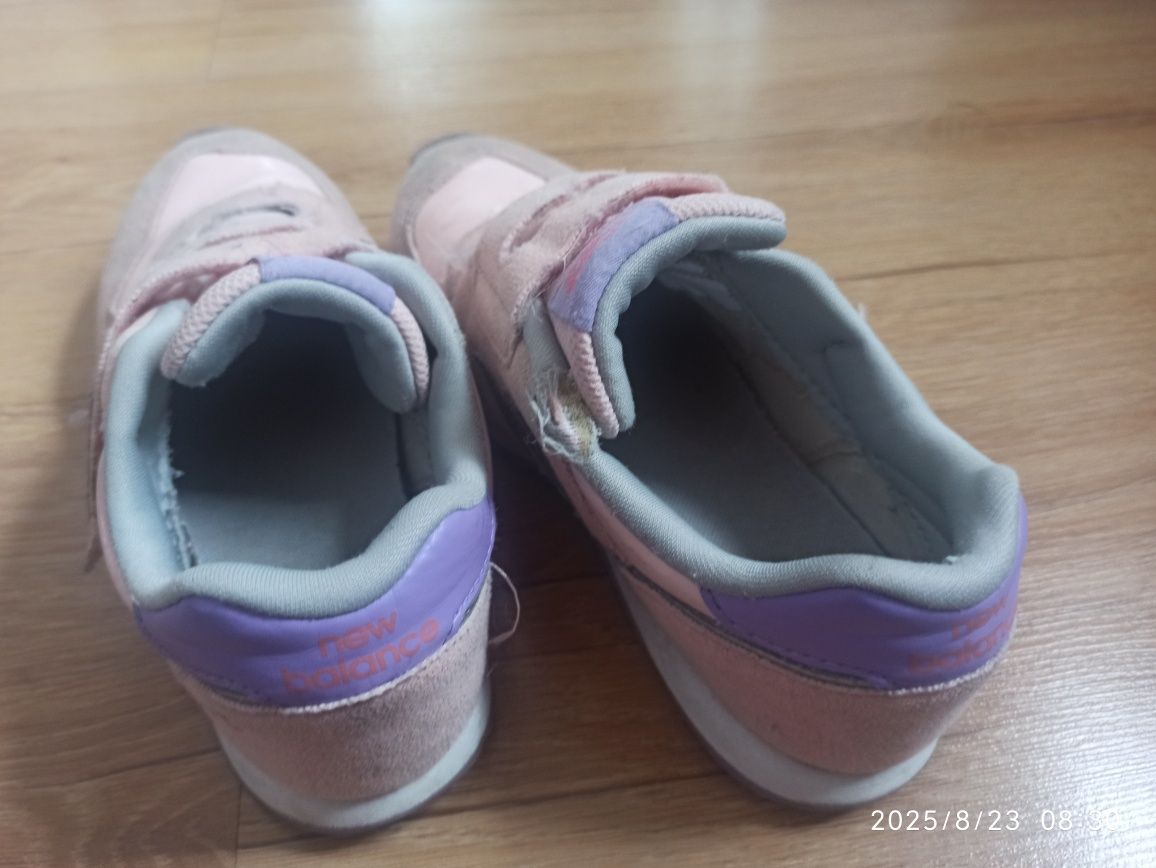 Buty dziewczęce New Balance r 33.5