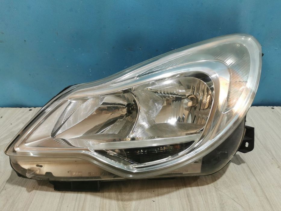 Opel Corsa D Lift lampa reflektor przód lewa Anglia