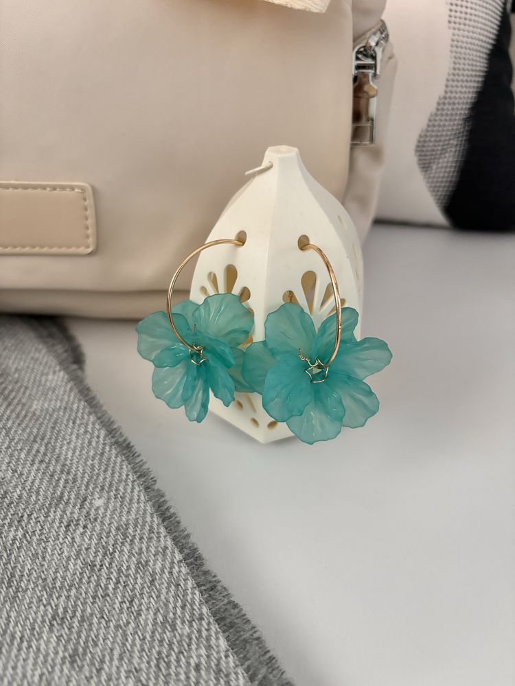 Brincos flor turquesa
