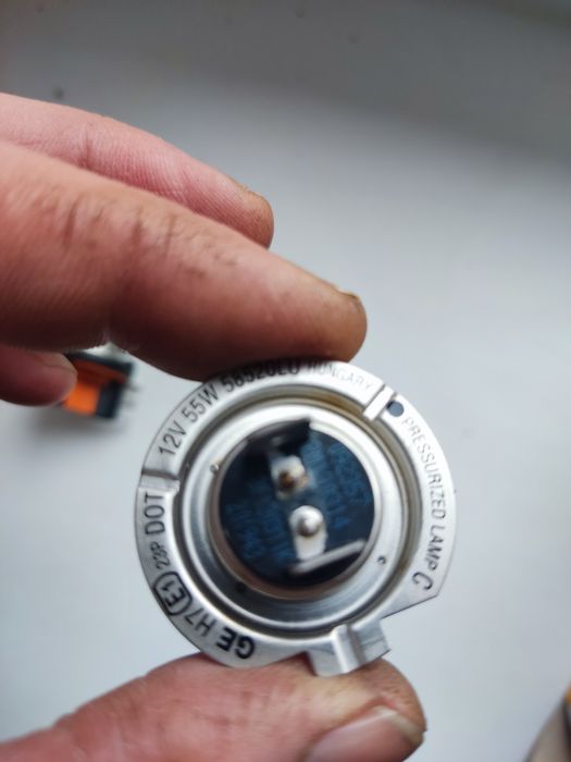 Галогенная лампа от форд фиеста(оригинал)