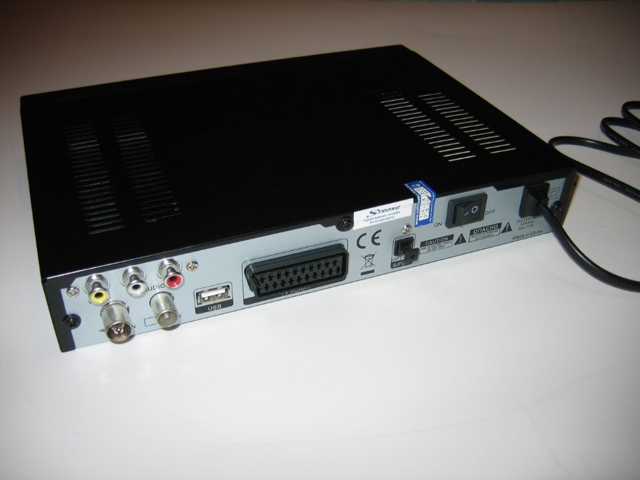 Цифровой эфирный ресивер STRONG SRT 8010 DVB-T.