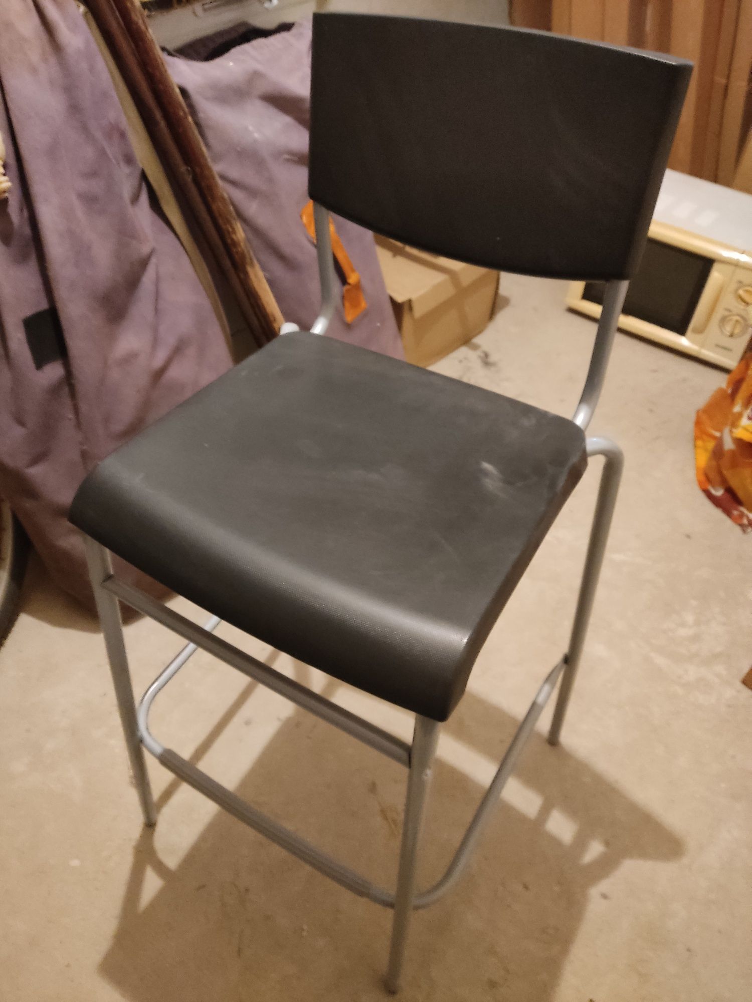 Krzesło barowe metalowe