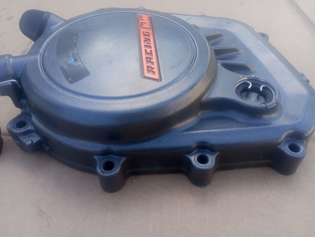 Pokrywa dekiel kapa misa olejowa silnika RC KTM Duke 125 17 – 23r 1.SA