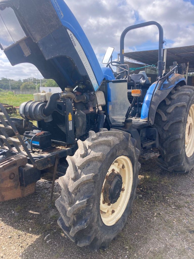 Trator New Holland TD 90 4x4 (Abril 2008)