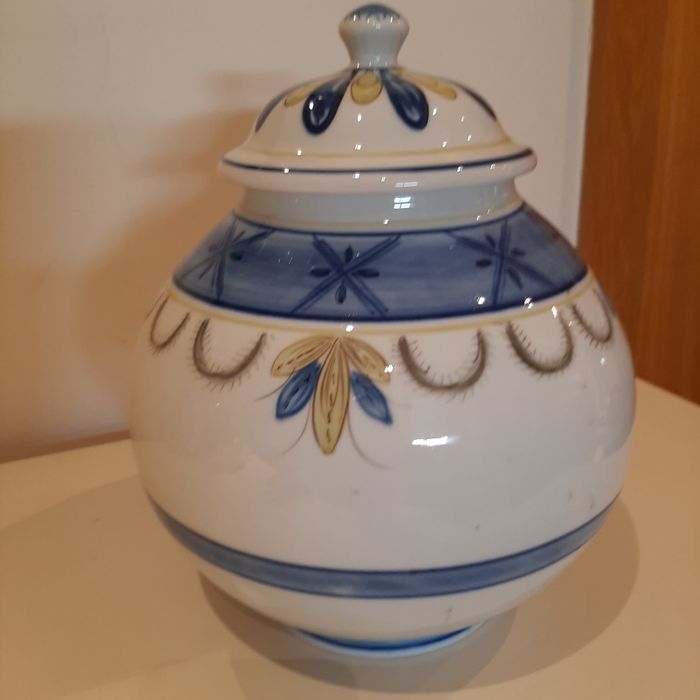 Venda de linda peça  decorativa pinta a mao. Louça de Viana