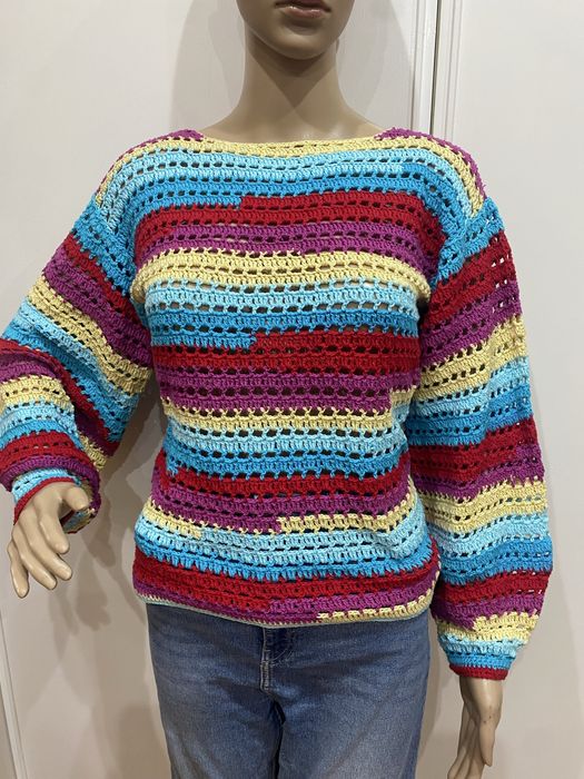 Bawelniany kolorowy sweterek robiony na szydelku