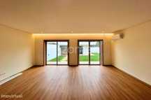 Moradia T3+1 Novas de Arquitetura Moderna na Trofa