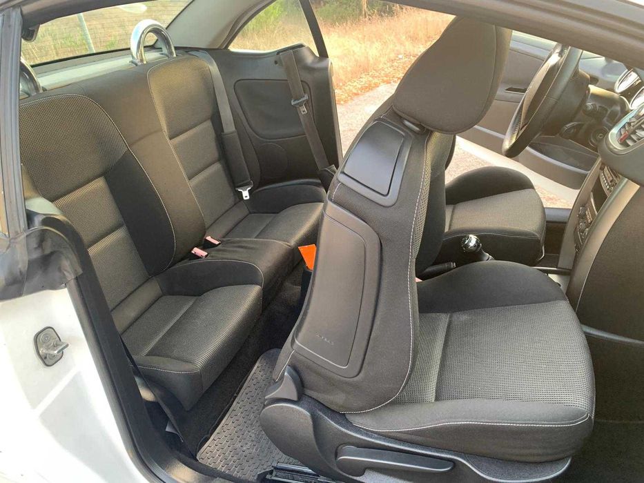 descapotável Peugeot 207cc 1.6 HDI