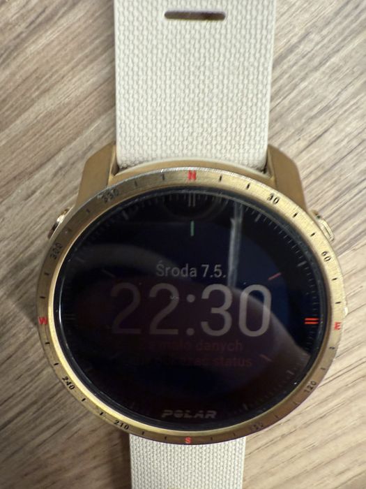 Zegarek Polar Grit X Pro Zloty